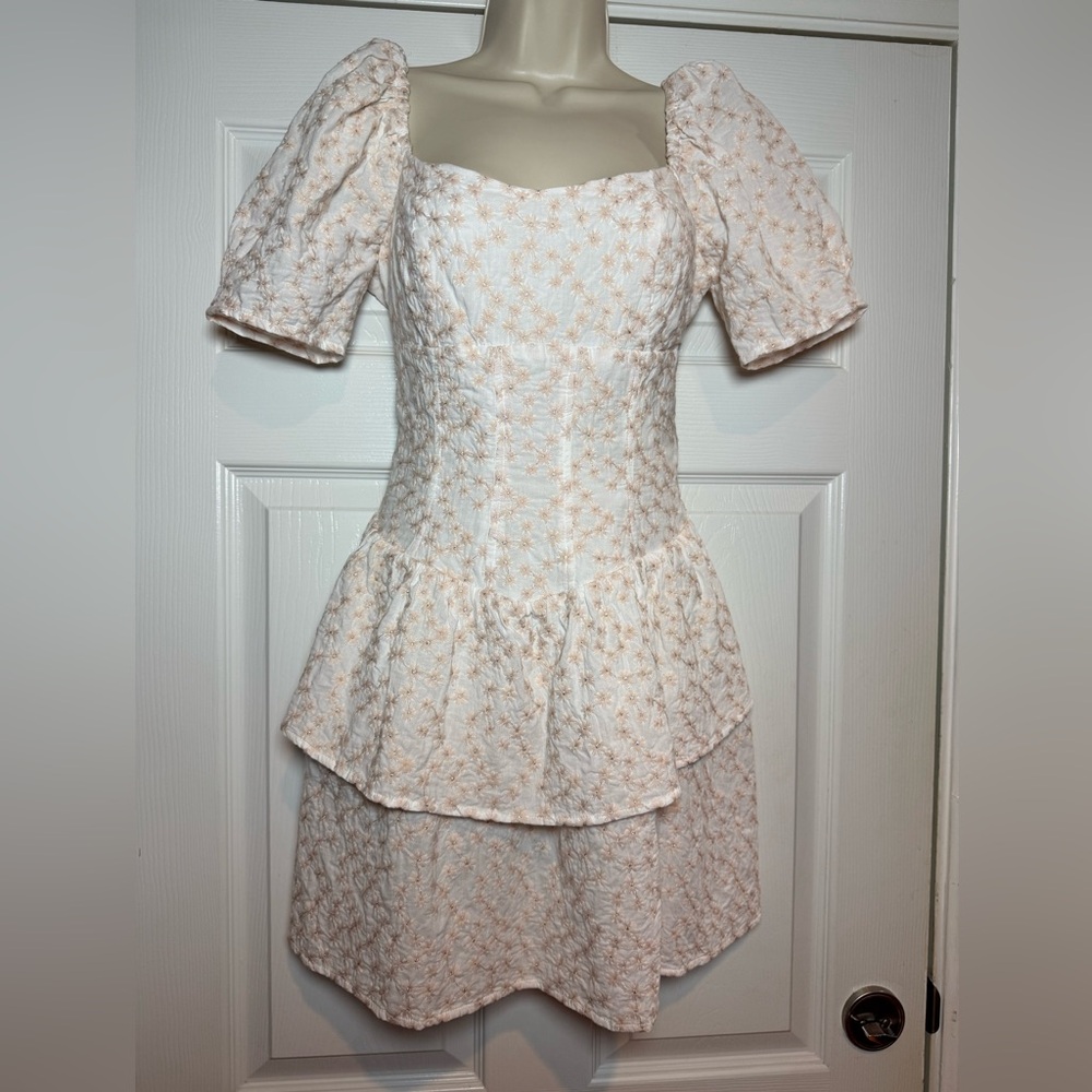 Gianni Bini Embroidered Puff Sleeve peplum mini dress sz small.  Cottagecore